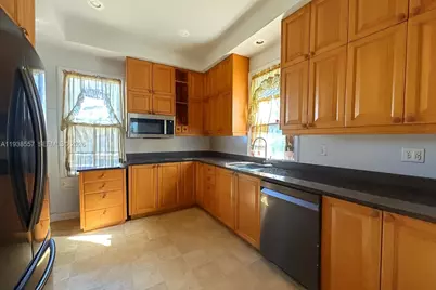 2817 8th Ave W, Bradenton, FL 34205 - Photo 9