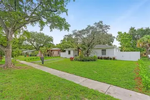 1335 NE 133rd St, North Miami, FL 33161 - Photo 3