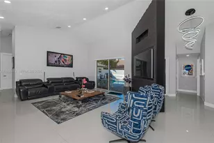 15221 N Laurel Ln N, Pembroke Pines, FL 33027 - Photo 27