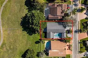 15221 N Laurel Ln N, Pembroke Pines, FL 33027 - Photo 51