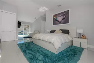 15221 N Laurel Ln N, Pembroke Pines, FL 33027 - Photo 41