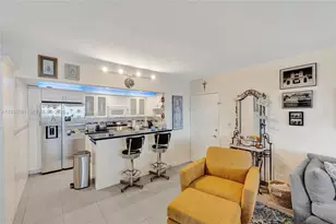 5005 Collins Ave, Miami Beach, FL 33140 - Photo 15