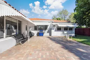 1000 NE 116th St, Biscayne Park, FL 33161 - Photo 9