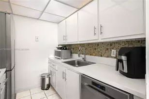 2350 NE 135th St, North Miami, FL 33181 - Photo 7