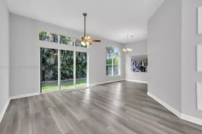 558 NW 118th Ave, Coral Springs, FL 33071 - Photo 9