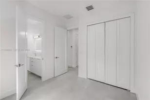 1030 NE 121st St, Biscayne Park, FL 33161 - Photo 21