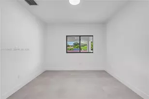 1030 NE 121st St, Biscayne Park, FL 33161 - Photo 31