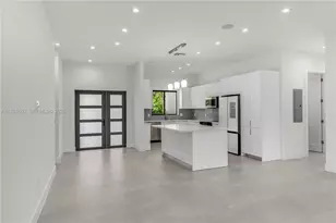 1030 NE 121st St, Biscayne Park, FL 33161 - Photo 13