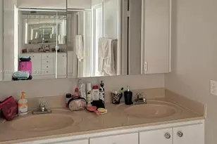 401 Golden Isles Dr, Hallandale Beach, FL 33009 - Photo 19