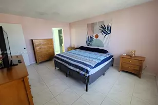 401 Golden Isles Dr, Hallandale Beach, FL 33009 - Photo 11