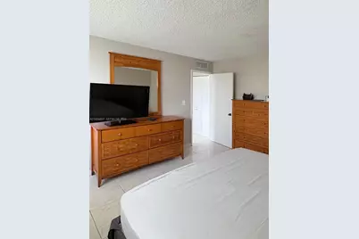 401 Golden Isles Dr #1114, Hallandale Beach, FL 33009 - Photo 11