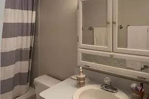 401 Golden Isles Dr, Hallandale Beach, FL 33009 - Photo 17