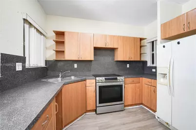 631 SW 10th St, Florida City, FL 33034 - Photo 9