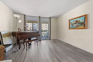 421 NE 14th Ave, Hallandale Beach, FL 33009 - Photo 17