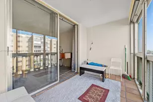 421 NE 14th Ave, Hallandale Beach, FL 33009 - Photo 25