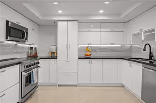 2843 S Bayshore Dr, Miami, FL 33133 - Photo 11