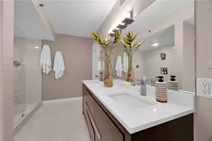 2843 S Bayshore Dr, Miami, FL 33133 - Photo 21