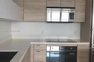 16385 Biscayne Blvd, North Miami Beach, FL 33160 - Photo 13
