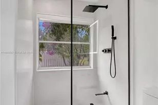 648 Sand Creek Cir, Weston, FL 33327 - Photo 45