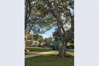 510 Lee Dr, Miami Springs, FL 33166 - Photo 15
