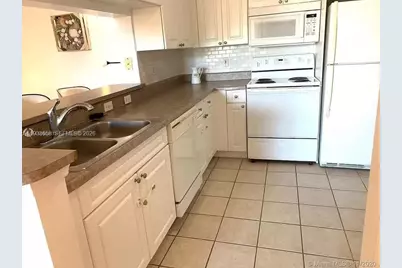 17150 N Bay Rd #2412, Sunny Isles Beach, FL 33160 - Photo 3