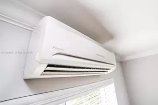 53 NE 49th St, Miami, FL 33137 - Photo 7