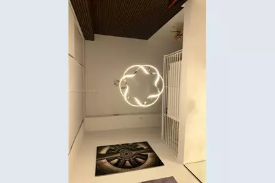 60 SW 13th St #2422, Miami, FL 33130 - Photo 11