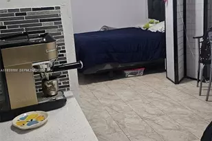 1014 W 68th St, Hialeah, FL 33014 - Photo 33