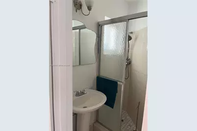 1014 W 68th St, Hialeah, FL 33014 - Photo 21