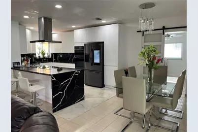 1014 W 68th St, Hialeah, FL 33014 - Photo 7