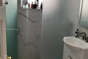 1014 W 68th St, Hialeah, FL 33014 - Photo 17