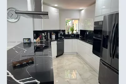 1014 W 68th St, Hialeah, FL 33014 - Photo 5