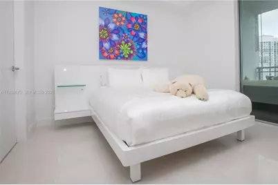 90 SW 3rd St #2402, Miami, FL 33130 - Photo 13