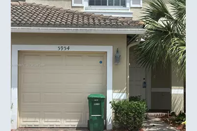 5954 Royal Way, Tamarac, FL 33321 - Photo 3