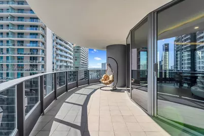 1000 Brickell Plz #2202, Miami, FL 33131 - Photo 17