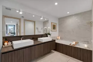 1000 Brickell Plaza, Miami, FL 33131 - Photo 11