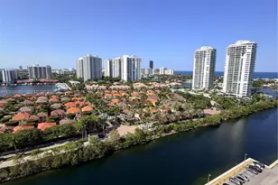 3701 N Country Club Dr, Aventura, FL 33180 - Photo 25