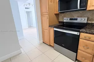 3701 N Country Club Dr, Aventura, FL 33180 - Photo 3