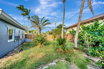 2304 SE 13th Ct, Pompano Beach, FL 33062 - Photo 25
