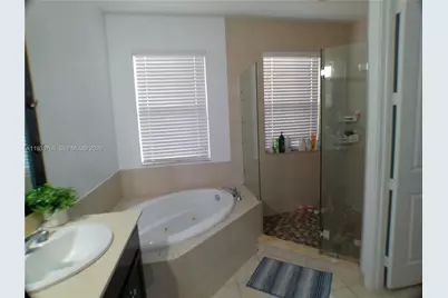 3308 W 95th Ter, Hialeah, FL 33018 - Photo 19