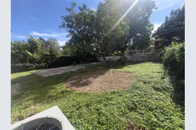 58 NE 117th St, Miami, FL 33161 - Photo 29