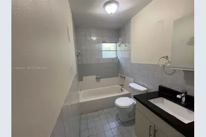 58 NE 117th St, Miami, FL 33161 - Photo 15