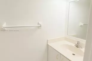 8170 NW 10th St, Miami, FL 33126 - Photo 9