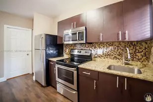 1752 NW 1st St, Miami, FL 33125 - Photo 1