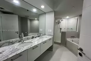 55 SE 6th St, Miami, FL 33131 - Photo 57