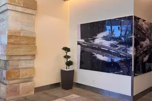 55 SE 6th St, Miami, FL 33131 - Photo 7