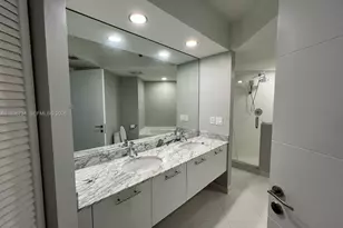 55 SE 6th St, Miami, FL 33131 - Photo 59