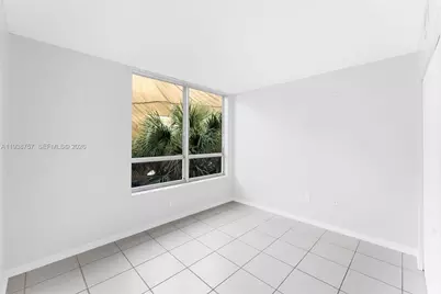 2642 Collins Ave #309, Miami Beach, FL 33140 - Photo 5