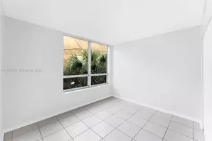 2642 Collins Ave, Miami Beach, FL 33140 - Photo 5
