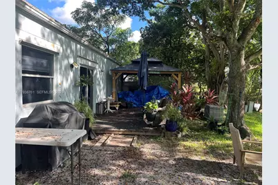 8320 SW 12th Street, Pembroke Pines, FL 33025 - Photo 31